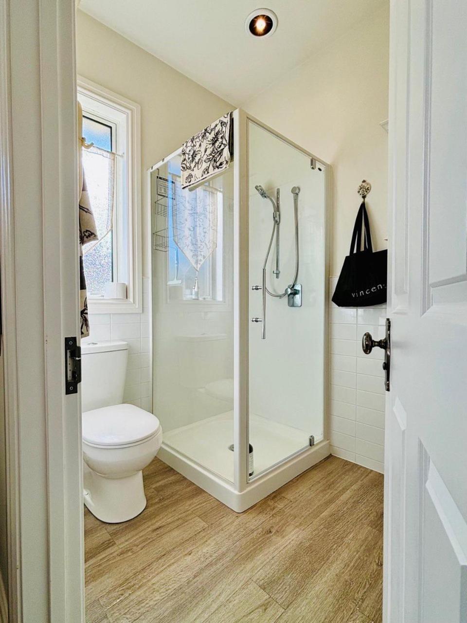 Papanui Paris Inspired Apartment Christchurch Dış mekan fotoğraf