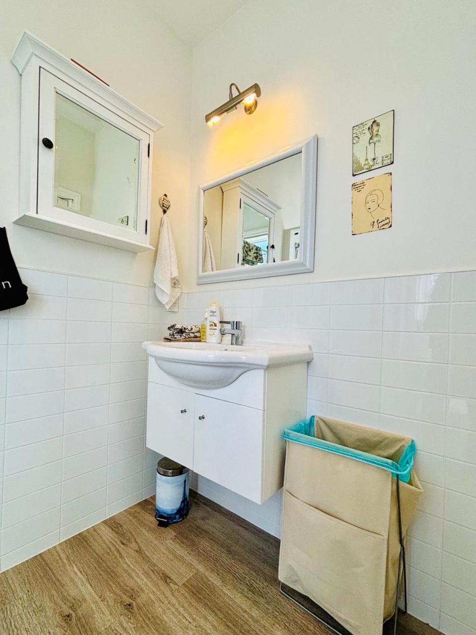 Papanui Paris Inspired Apartment Christchurch Dış mekan fotoğraf